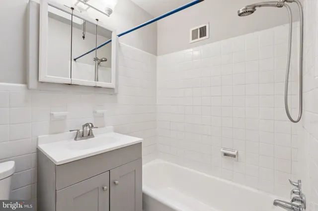 $1,350 | 7239 Haverford Avenue, Unit 2, Philadelphia, PA 19151