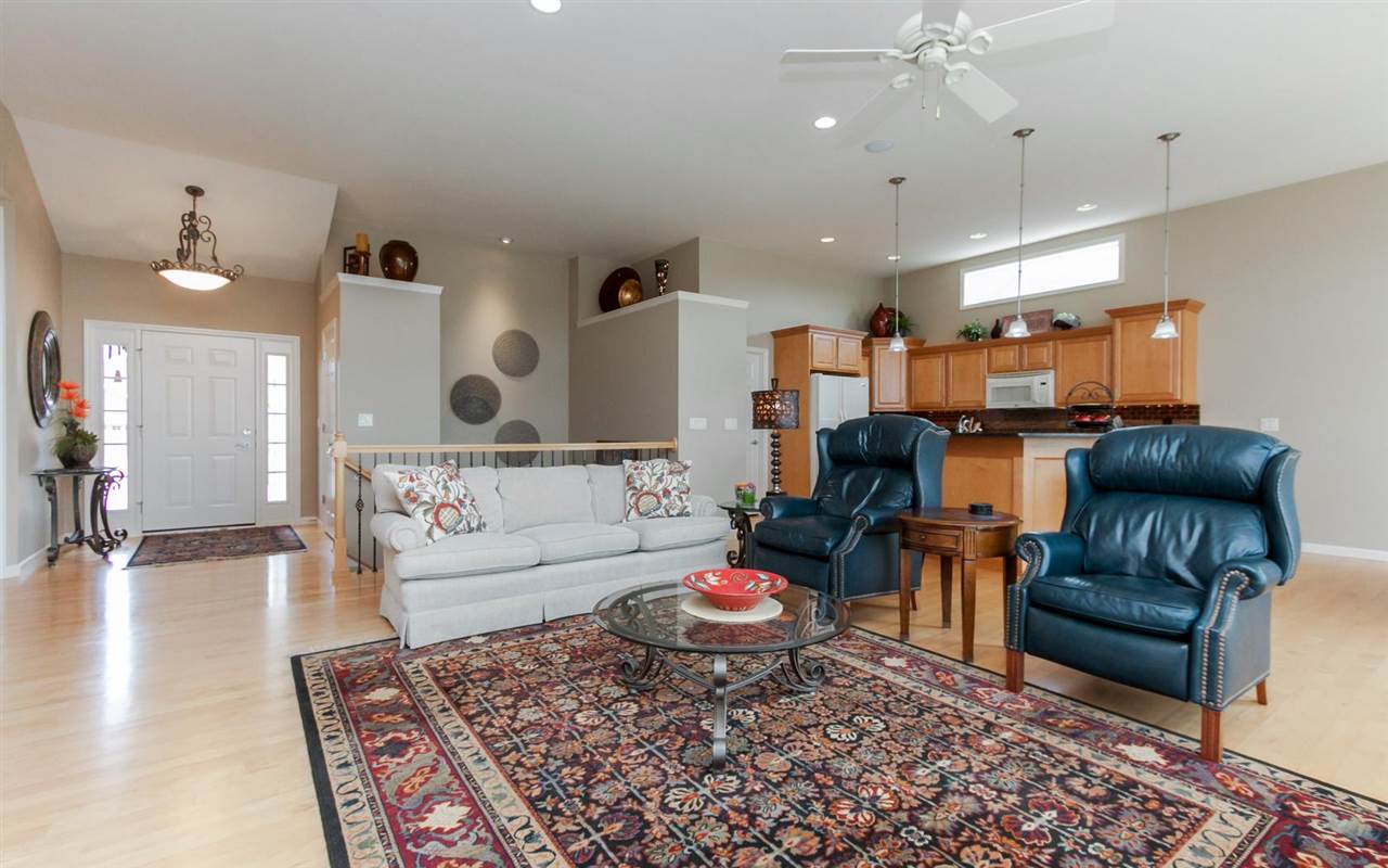 2320 Newcastle Road Marion, IA 52302 - Photo 6 of 25 Gallery Image 6