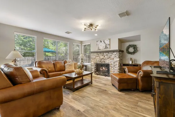 $505,000 | 50 West New Avery Place, The Woodlands, TX 77382