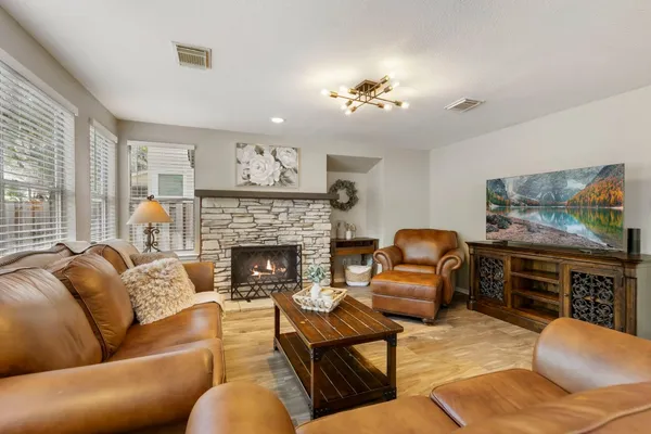 $505,000 | 50 West New Avery Place, The Woodlands, TX 77382