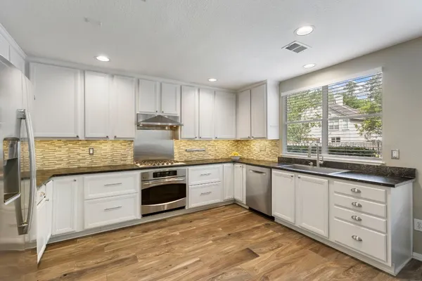 $505,000 | 50 West New Avery Place, The Woodlands, TX 77382