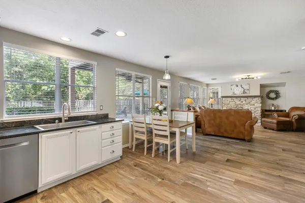 $505,000 | 50 West New Avery Place, The Woodlands, TX 77382