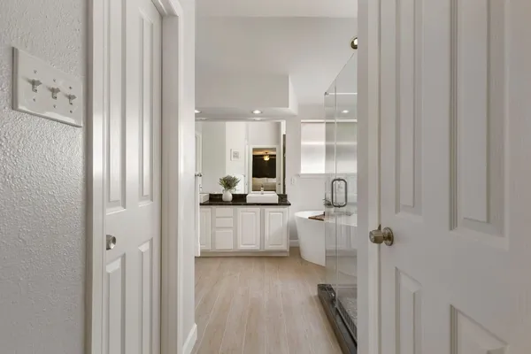 $505,000 | 50 West New Avery Place, The Woodlands, TX 77382