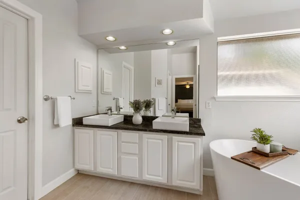 $505,000 | 50 West New Avery Place, The Woodlands, TX 77382