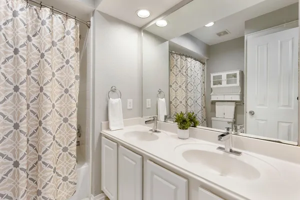 $505,000 | 50 West New Avery Place, The Woodlands, TX 77382