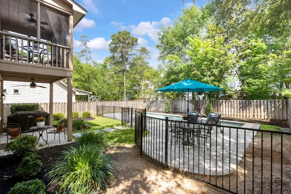 $505,000 | 50 West New Avery Place, The Woodlands, TX 77382