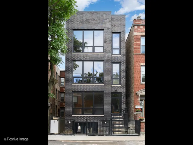 $899,500 | 2651 West Augusta Boulevard, Unit 1, Chicago, IL 60622