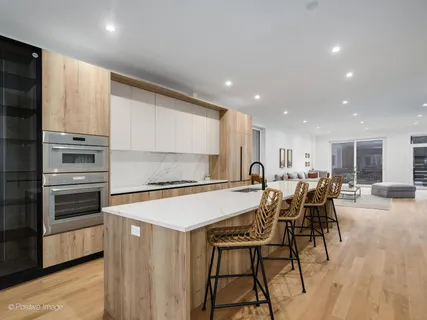 $899,500 | 2651 West Augusta Boulevard, Unit 1, Chicago, IL 60622