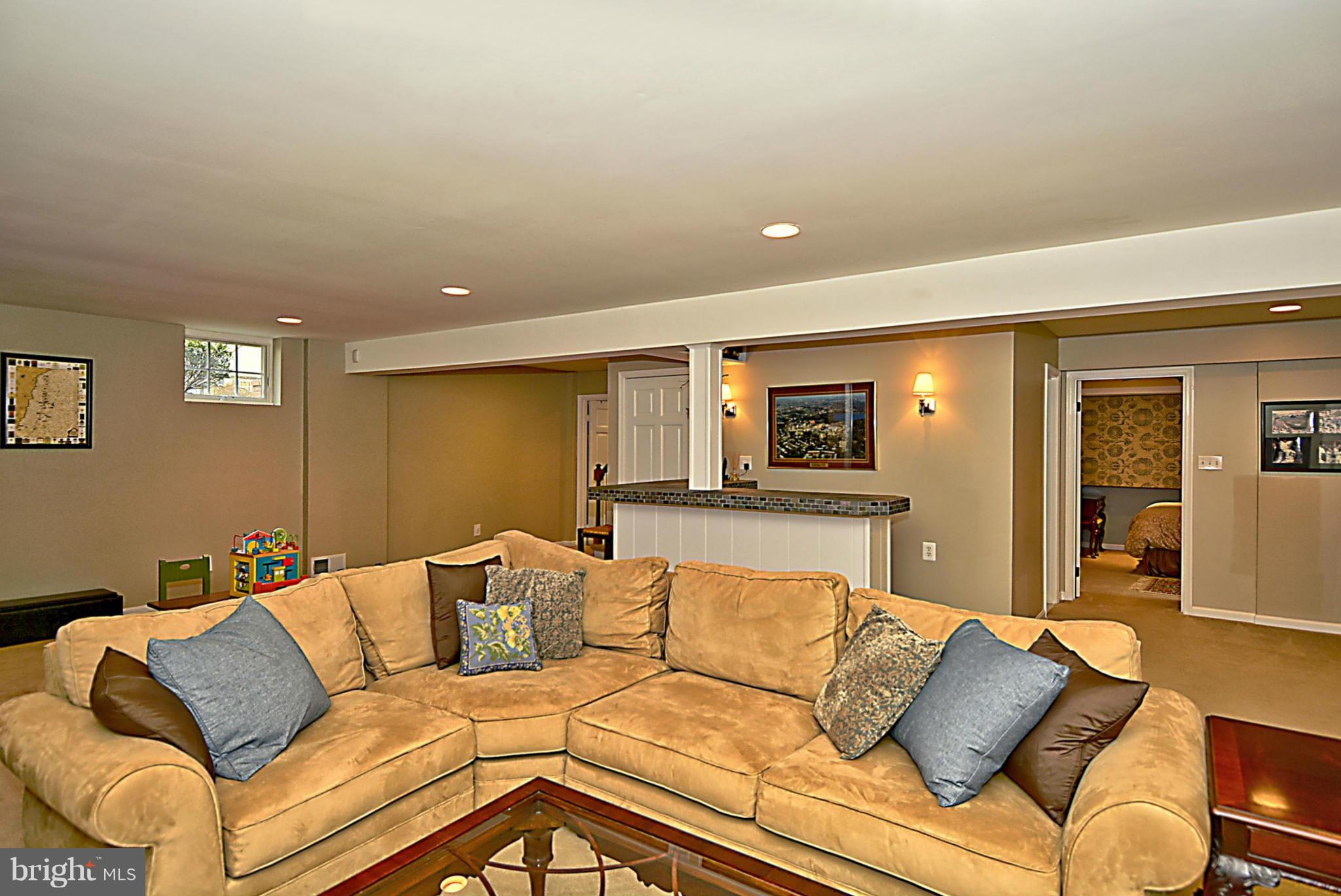 7717 Ridgecrest Drive Alexandria, VA 22308 - Photo 24 of 30 Interior (General)