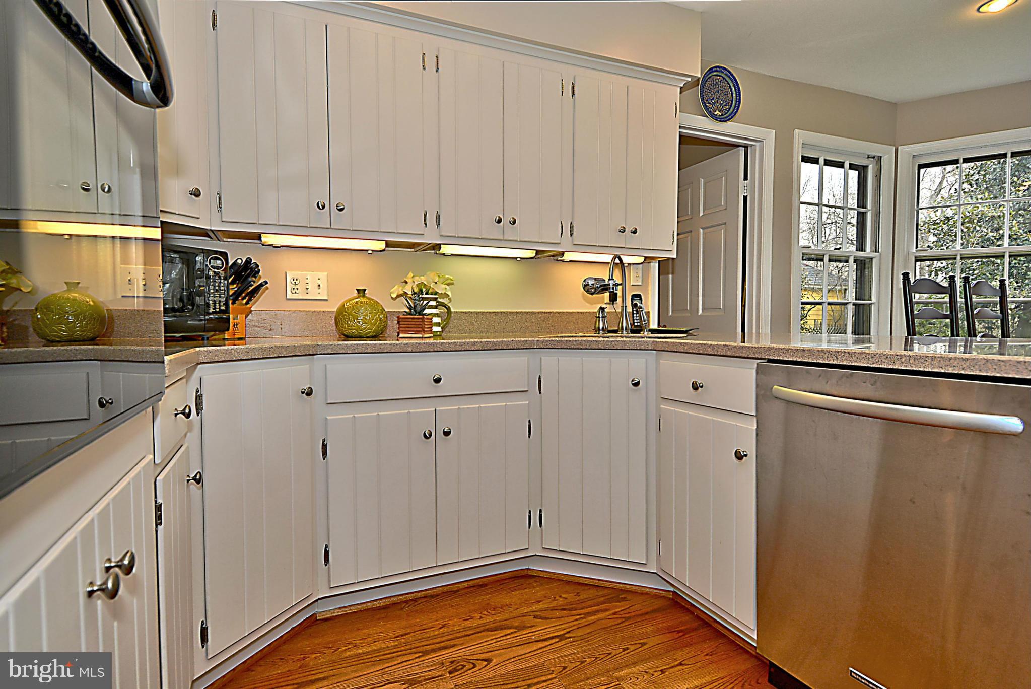 7717 Ridgecrest Drive Alexandria, VA 22308 - Photo 8 of 30 Kitchen