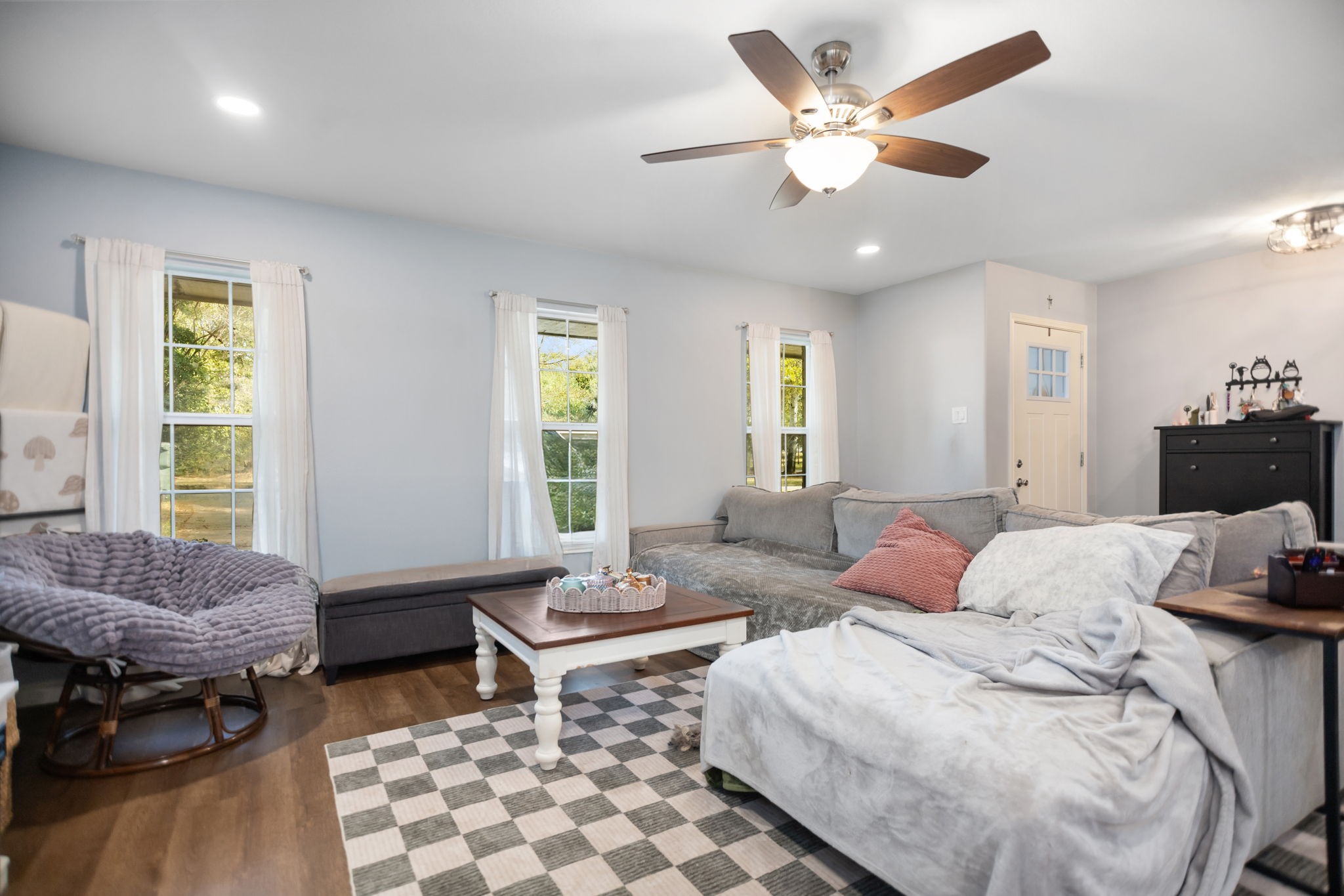 103 Quail Ridge Drive Nacogdoches, TX 75961 - Photo 6 of 28 a living room with furniture and a large window