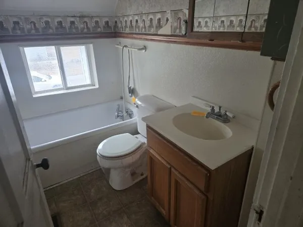 $29,000 | 401 Northeast 3rd Street, Aledo, IL 61231