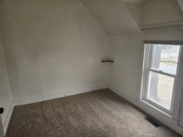 $29,000 | 401 Northeast 3rd Street, Aledo, IL 61231