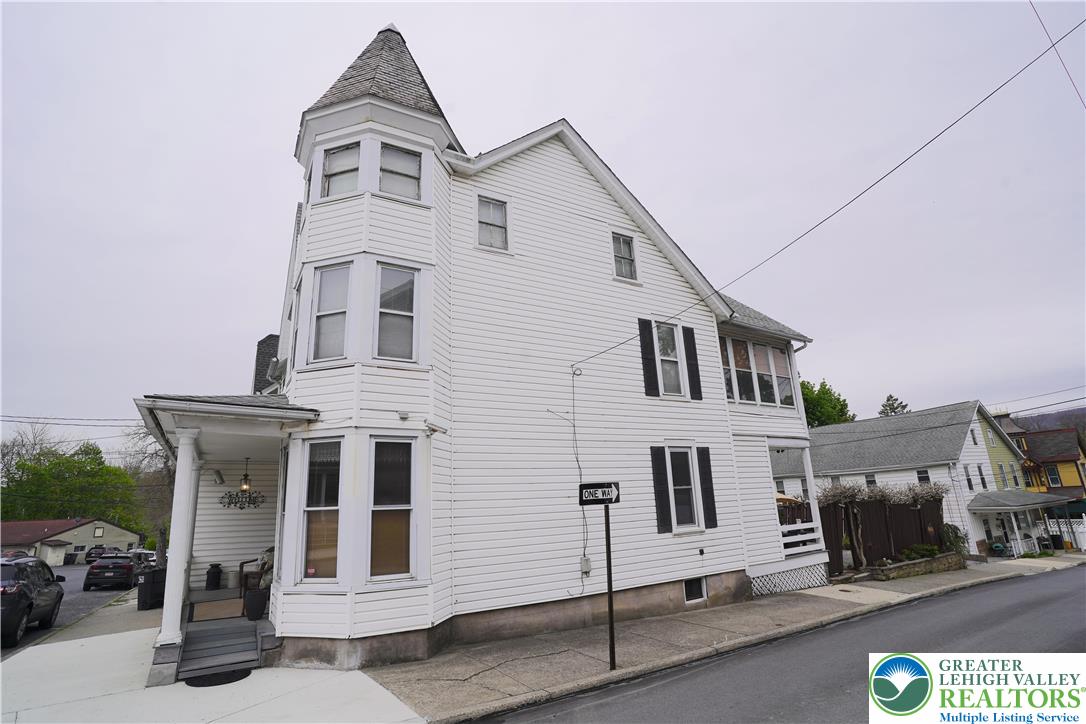 22 Dowell Street Slatington, PA 18080 - Photo 2 of 44