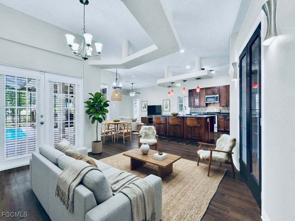 910 Prospect Avenue Lehigh Acres, FL 33972 - Photo 3 of 46