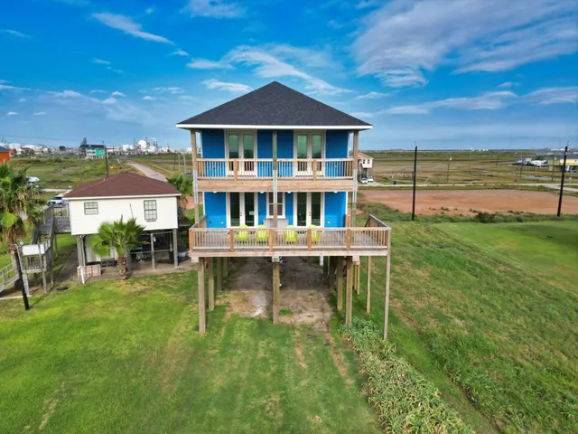 $800,000 | 1120 Monument Drive, Surfside Beach, TX 77541