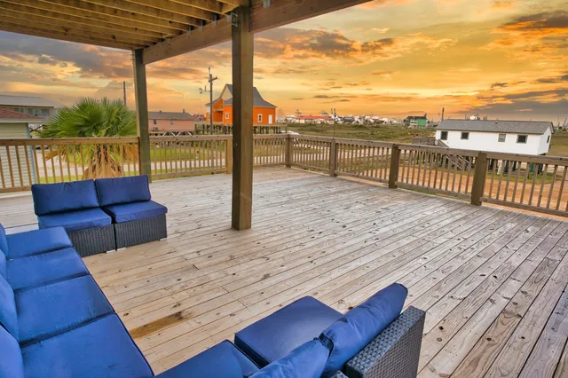 $800,000 | 1120 Monument Drive, Surfside Beach, TX 77541