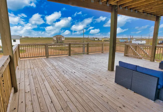 $800,000 | 1120 Monument Drive, Surfside Beach, TX 77541