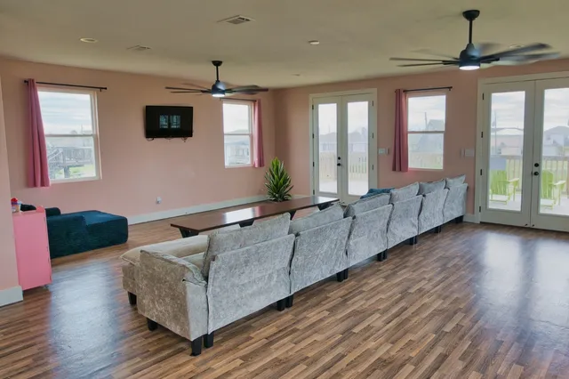 $800,000 | 1120 Monument Drive, Surfside Beach, TX 77541