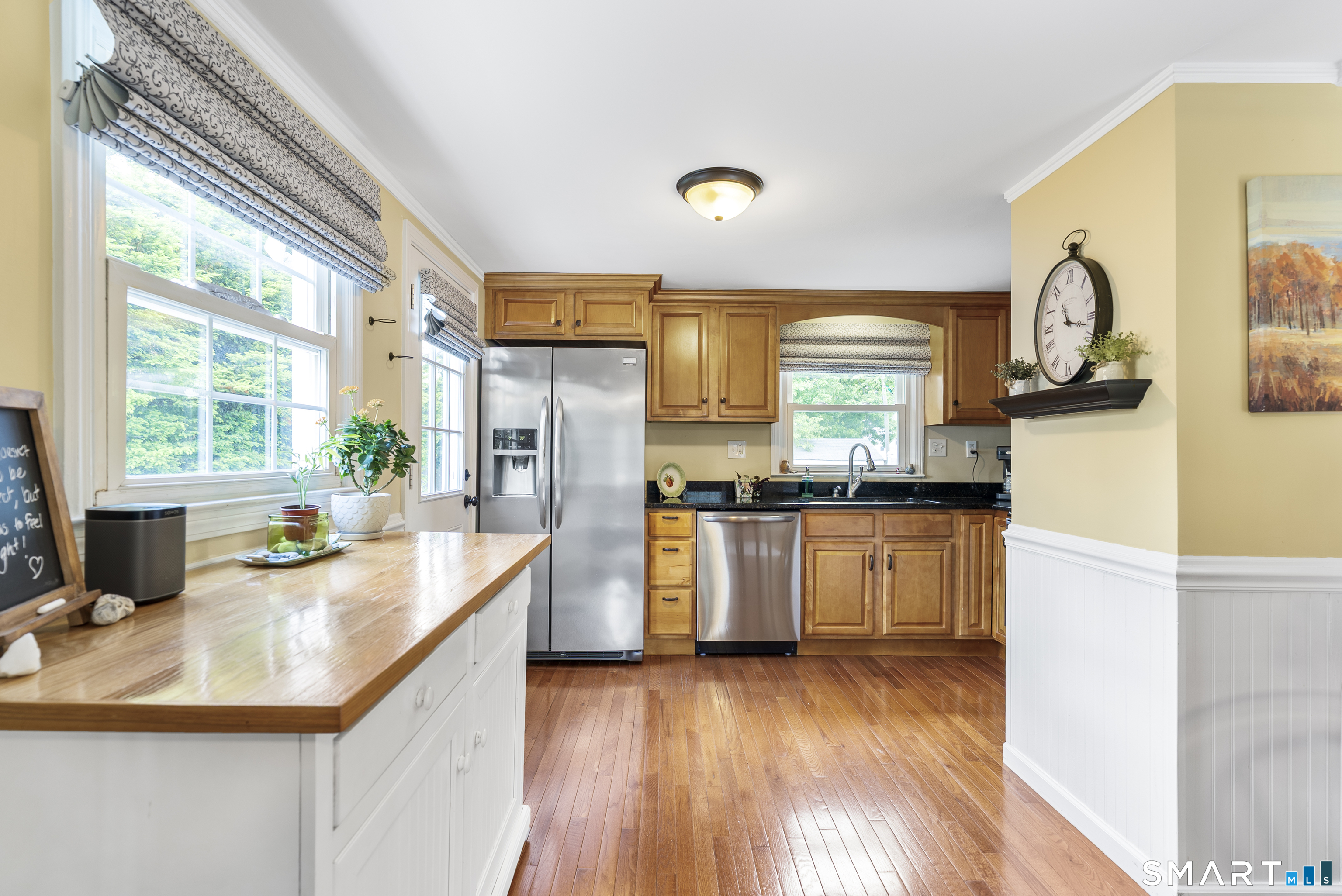 22 Rowe Place Bristol, CT 06010 - Photo 8 of 31