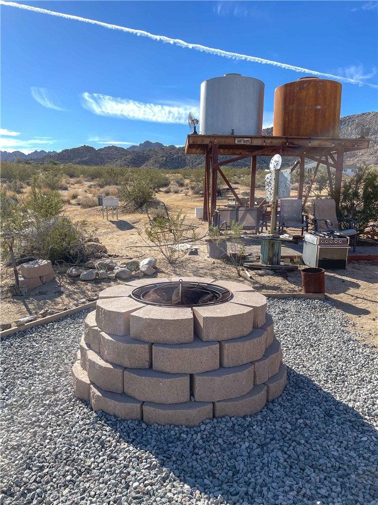 68033 Sullivan Road Twentynine Palms, CA 92277 - Photo 20 of 30 FIREPIT
