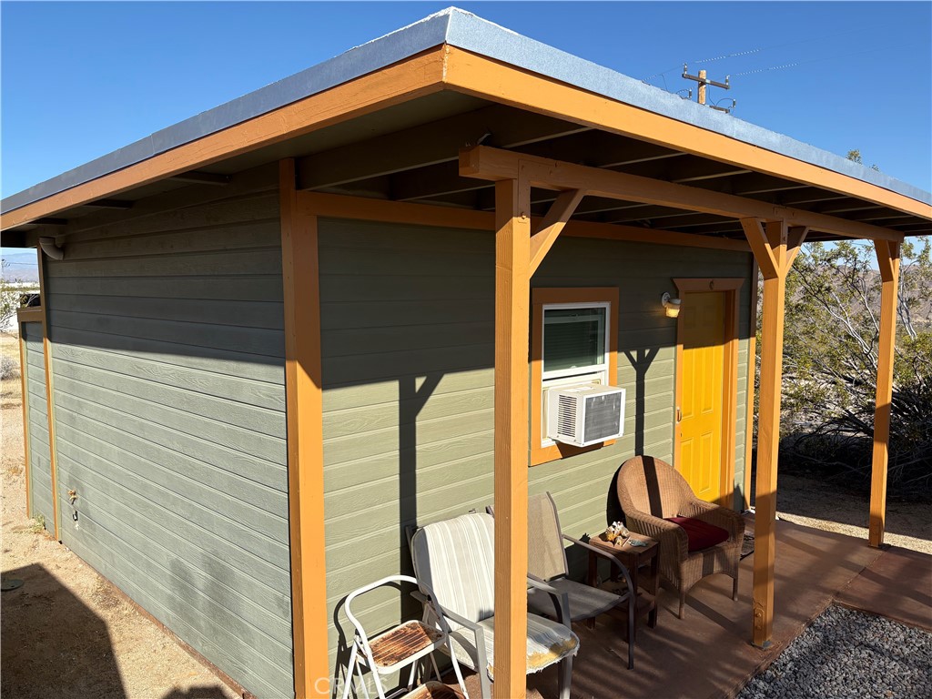 68033 Sullivan Road Twentynine Palms, CA 92277 - Photo 4 of 30 FRONT WEST CABIN
