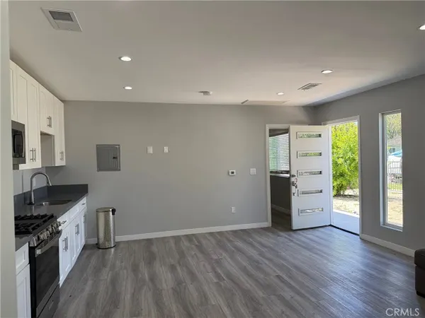 $2,200 | 7120 Quartz Avenue, Winnetka, CA 91306