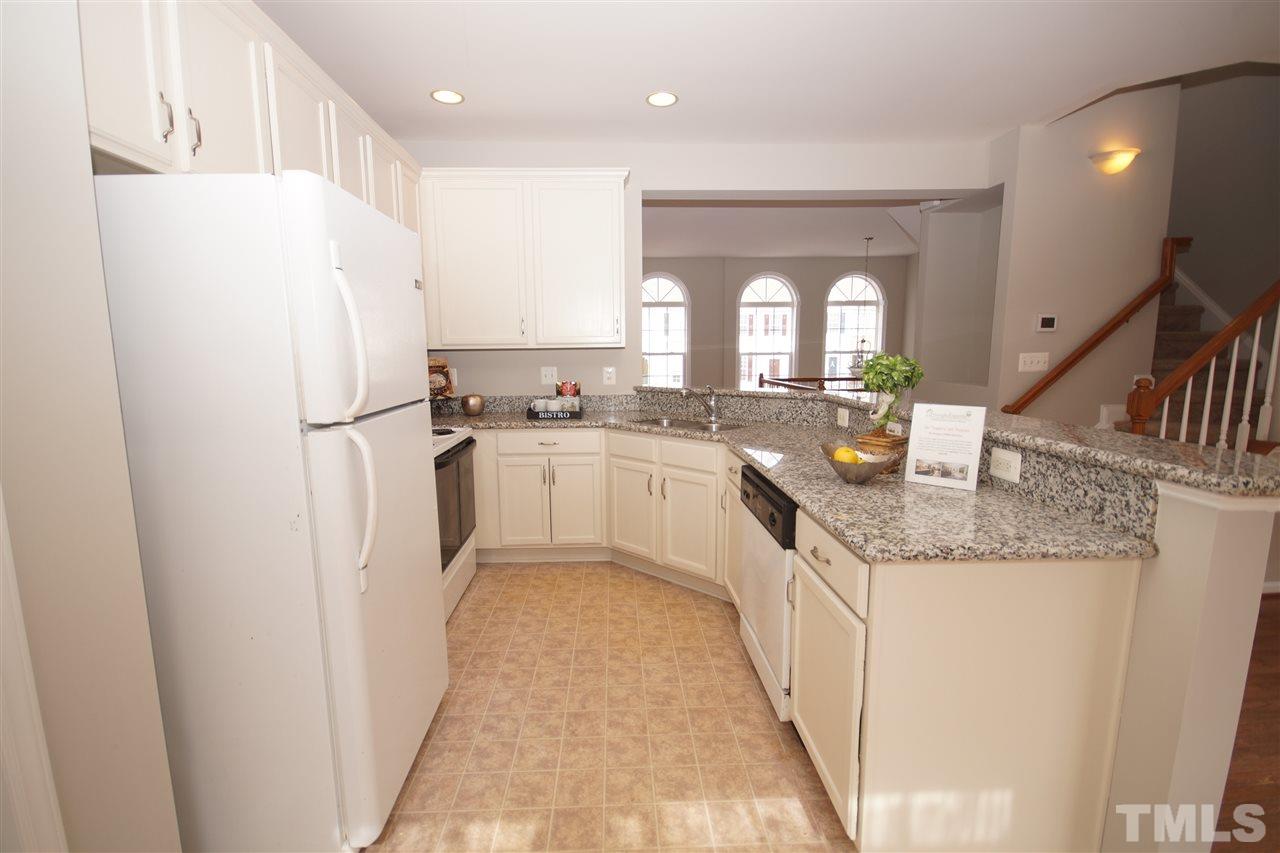 5514 Vista View Court Raleigh, NC 27612 - Photo 11 of 19 Gallery Image 11