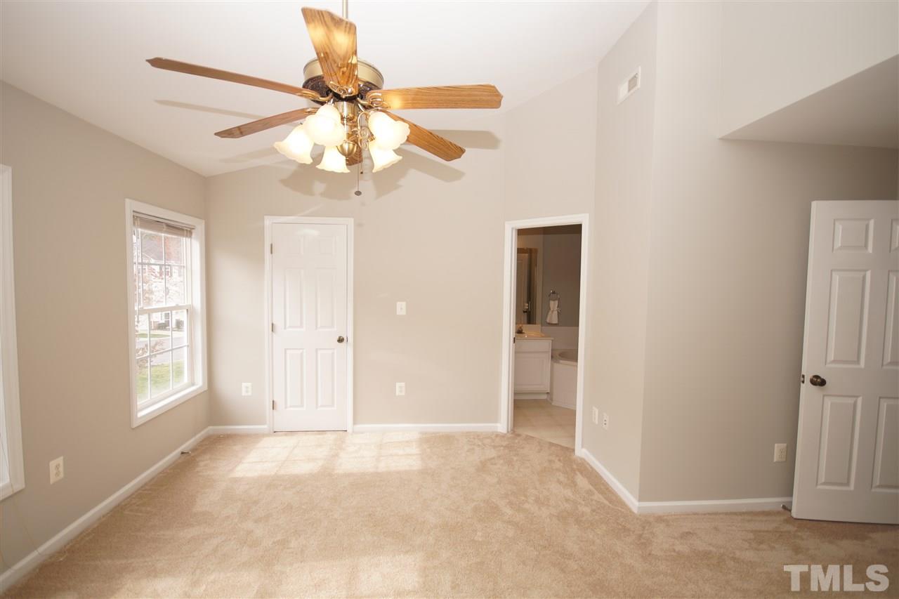 5514 Vista View Court Raleigh, NC 27612 - Photo 14 of 19 Gallery Image 14