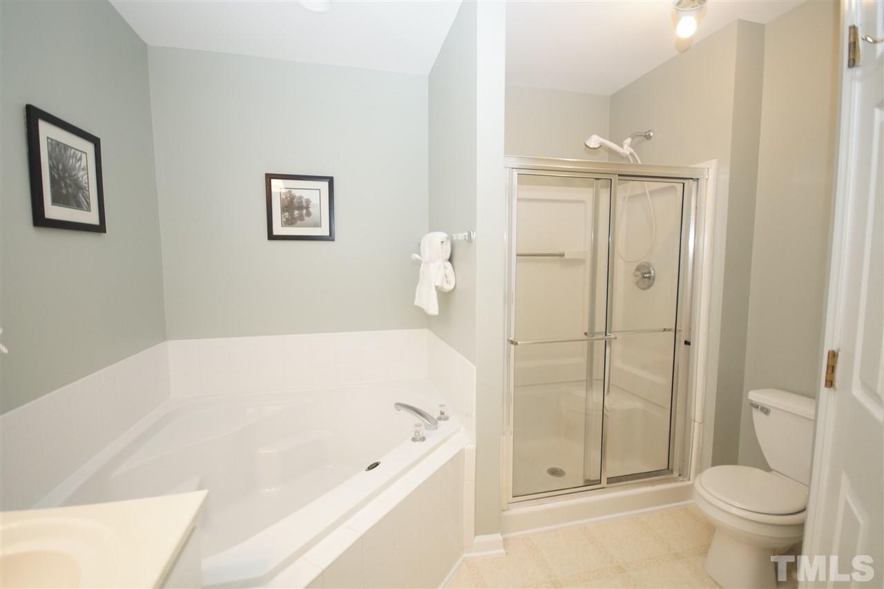 5514 Vista View Court Raleigh, NC 27612 - Photo 15 of 19 Gallery Image 15