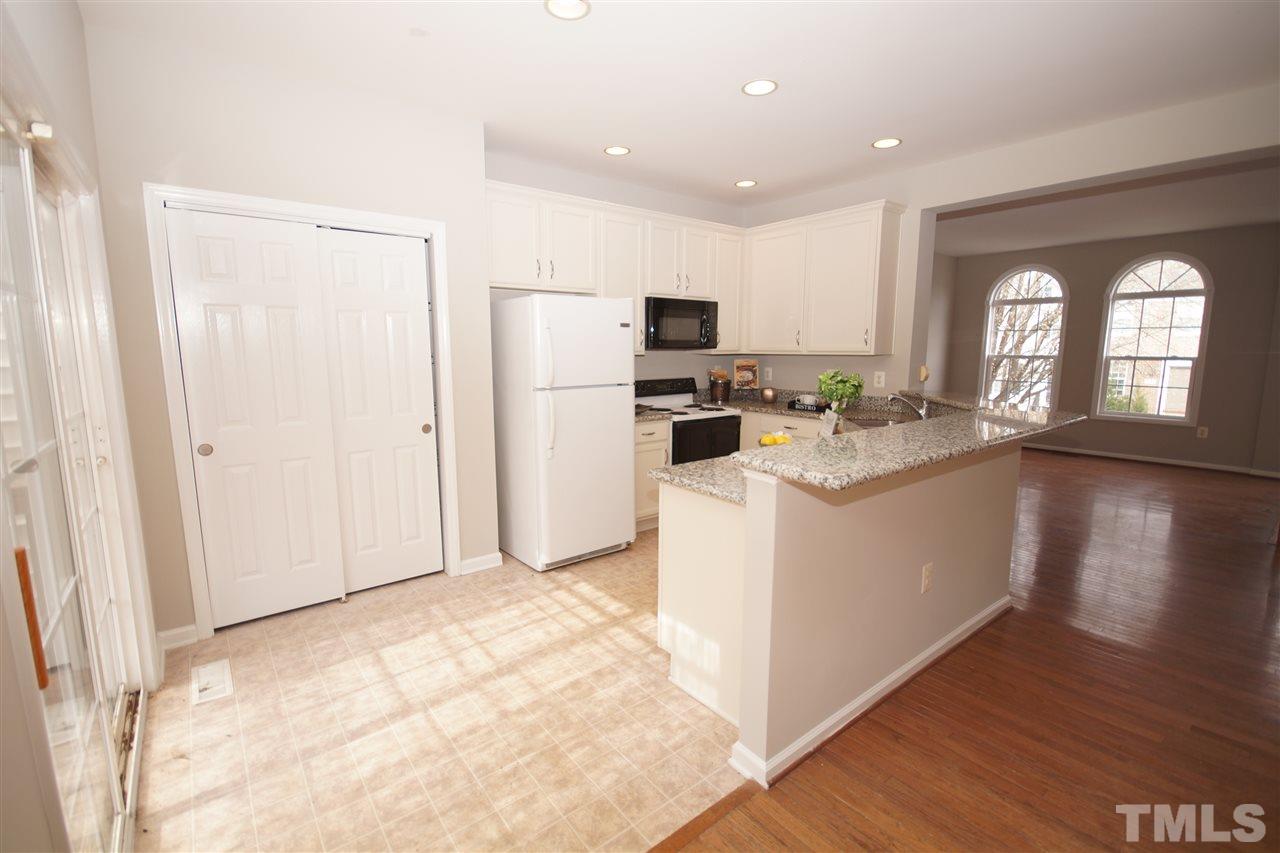 5514 Vista View Court Raleigh, NC 27612 - Photo 9 of 19 Gallery Image 9