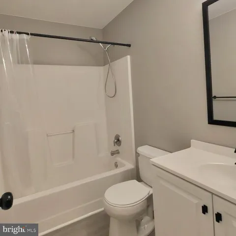 $2,200 | 449 North Washington Street, Pottstown, PA 19464