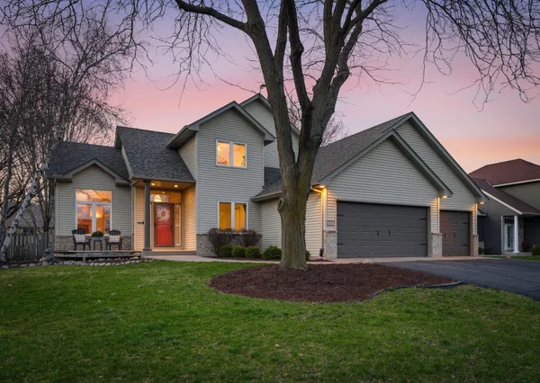 $584,999 | 1350 Wintergreen Lane, Victoria, MN 55386