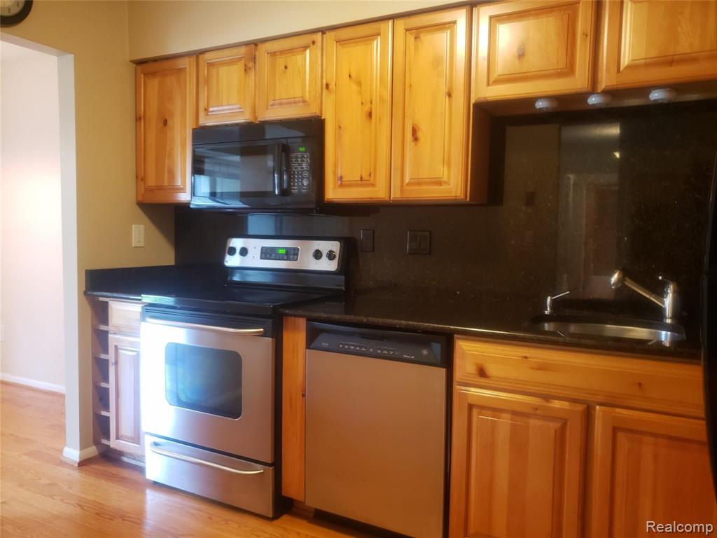 30475 West 14 Mile Road, Unit 80 Farmington, MI 48334 - Photo 8 of 16