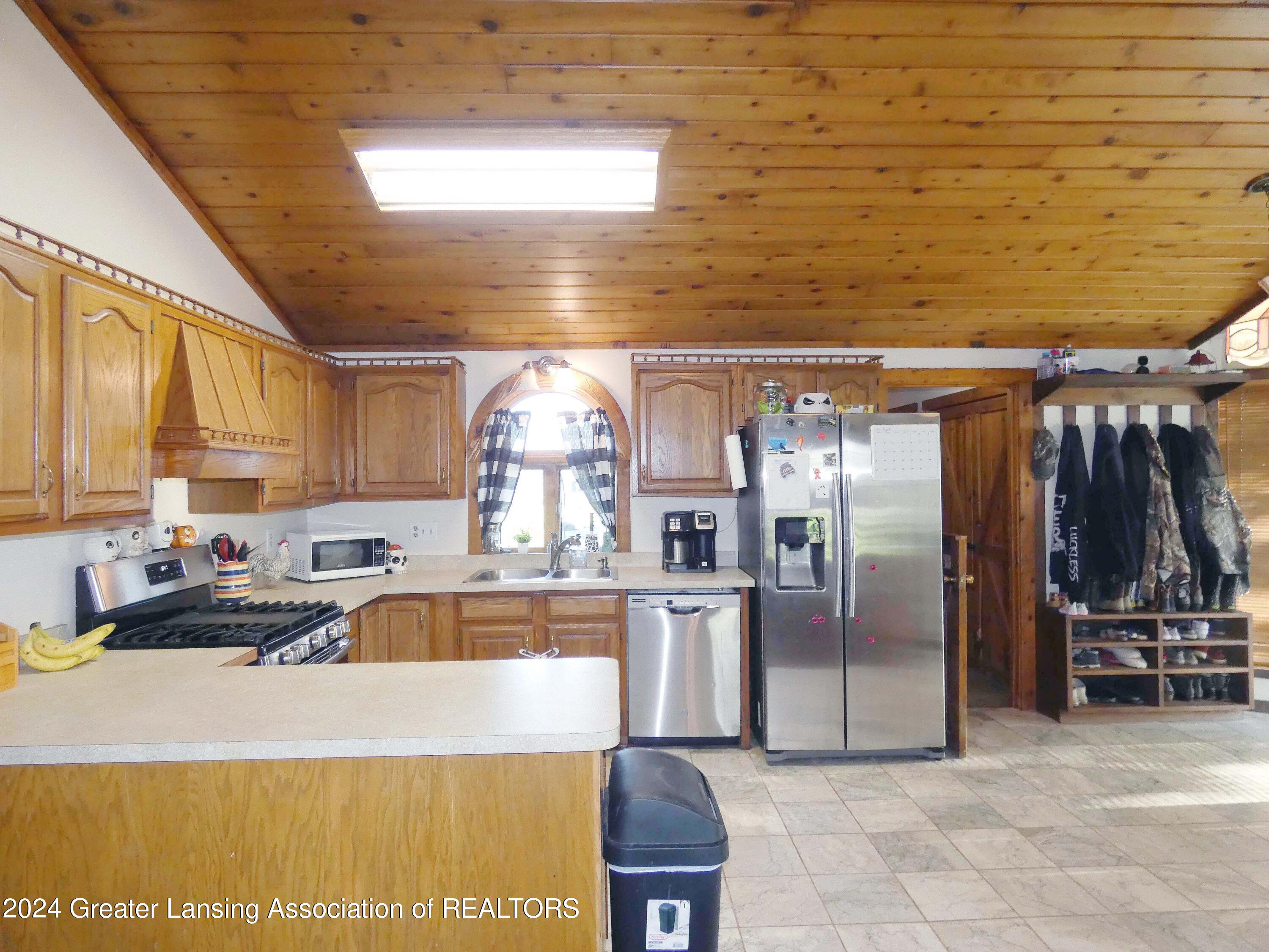 5963 West Chadwick Road Dewitt, MI 48820 - Photo 8 of 38 Kitchen