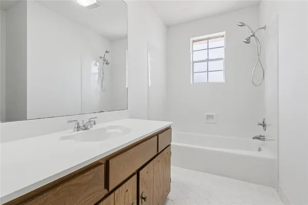 $2,600 | 8221 Barocco Drive, Harahan, LA 70123