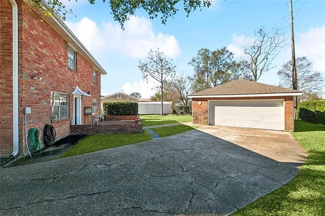 $2,800 | 8221 Barocco Drive, Harahan, LA 70123