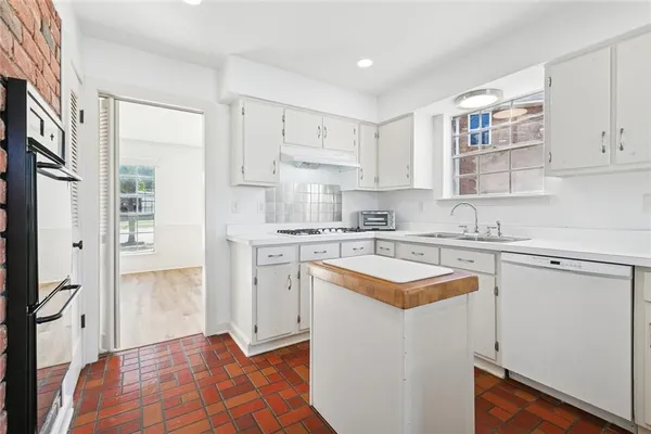 $2,600 | 8221 Barocco Drive, Harahan, LA 70123