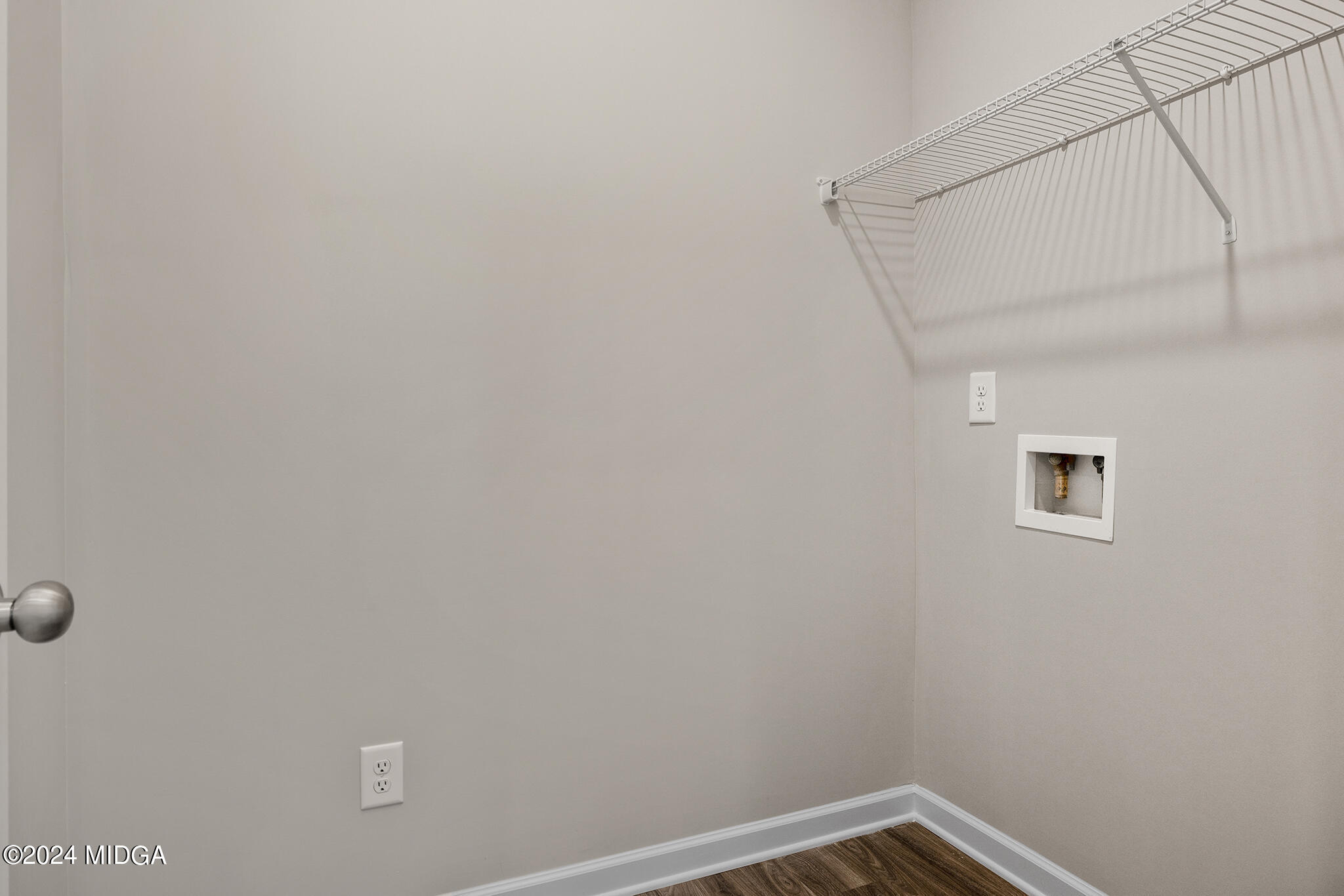 499 Grand Magnolia Street Jackson, GA 30233 - Photo 15 of 35 a view of a small room