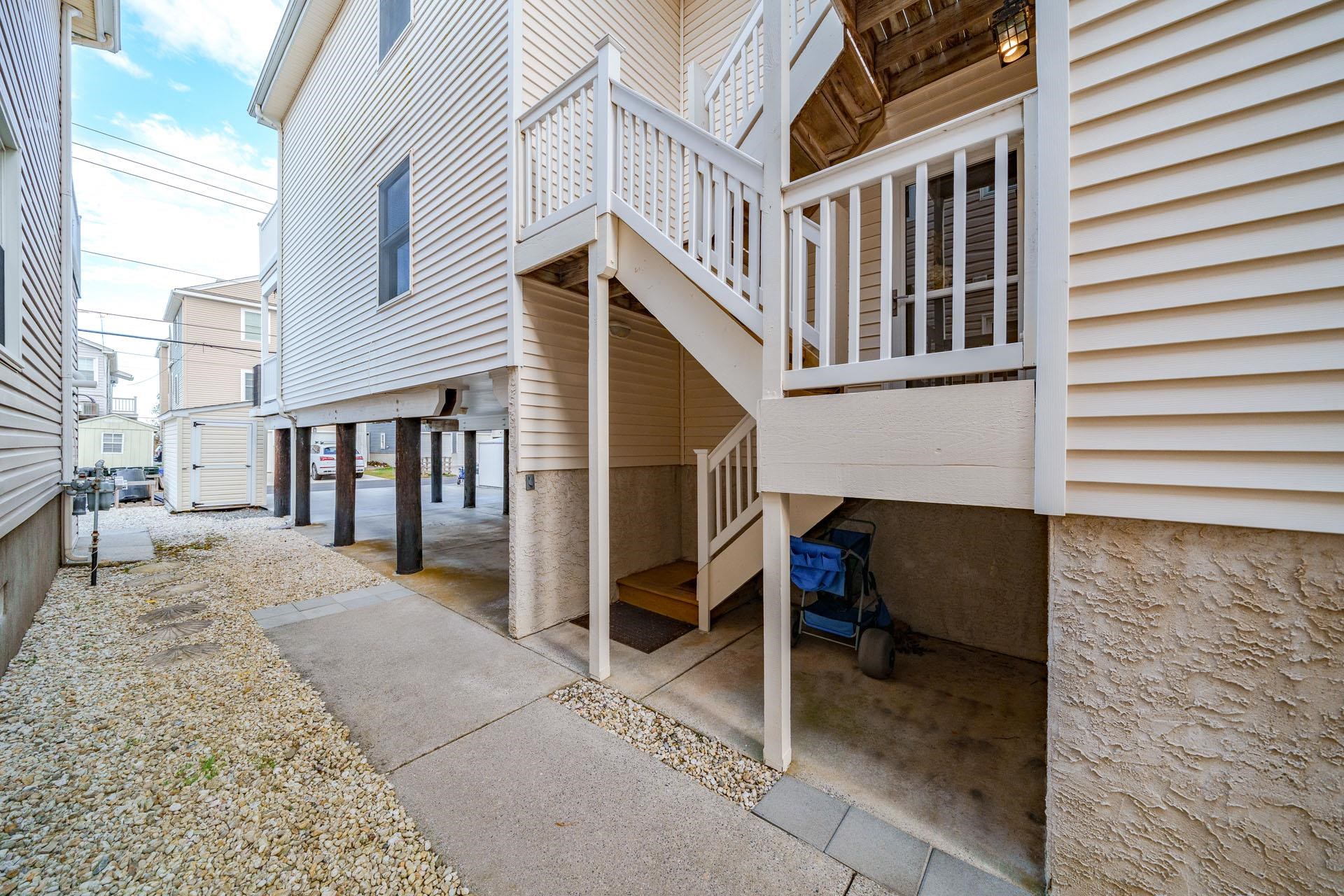3824 Asbury Avenue, Unit 1 Ocean City, NJ 08226 - Photo 29 of 40 a view of a house with a balcony