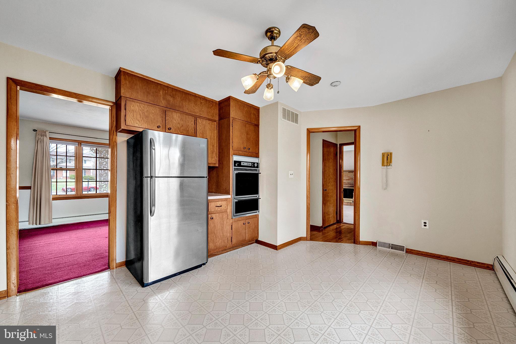 21 Fabrow Drive Titusville, NJ 08560 - Photo 13 of 43 a view of a livingroom with a ceiling fan