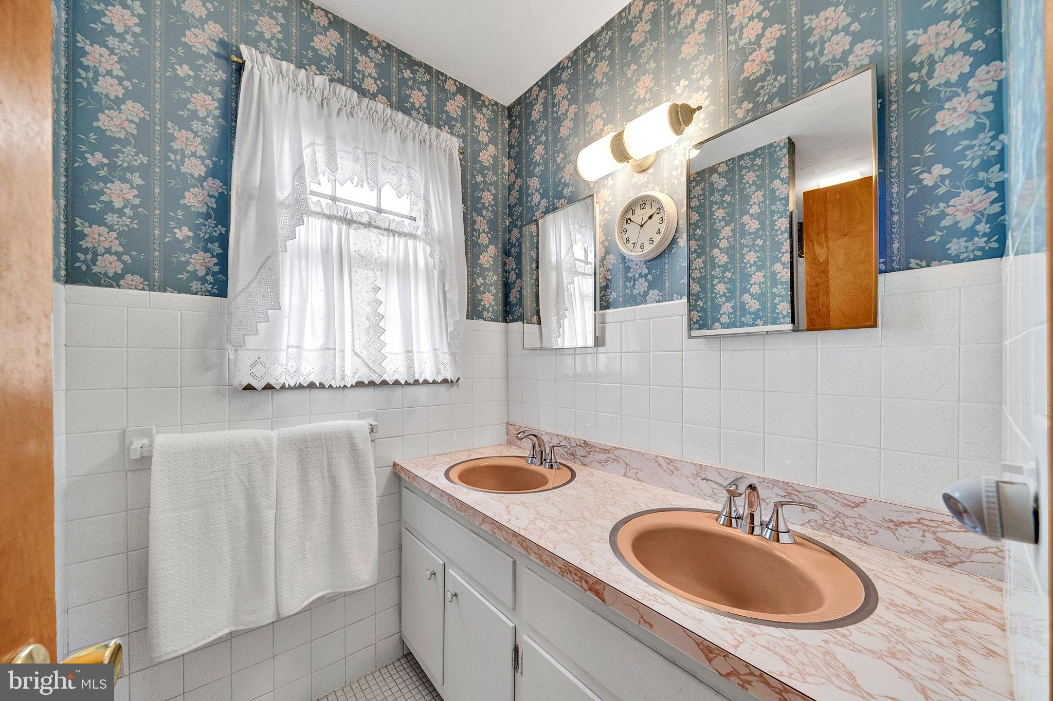 21 Fabrow Drive Titusville, NJ 08560 - Photo 31 of 43 a bathroom with a granite countertop sink and a mirror