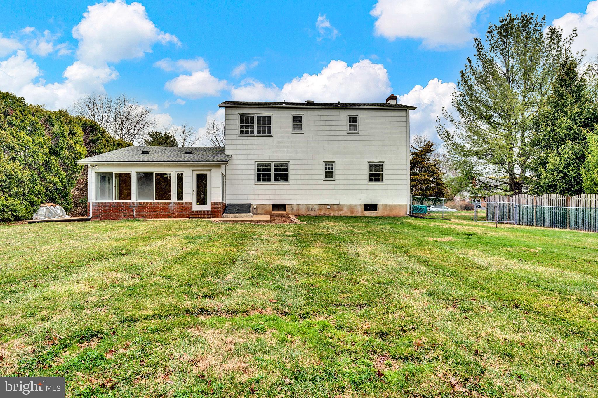 21 Fabrow Drive Titusville, NJ 08560 - Photo 37 of 43 a front view of a house with a yard