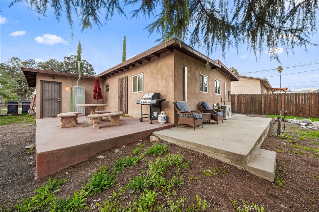 680 North 10th Street Banning, CA 92220 - Photo 21 of 24 a view of a backyard with a patio