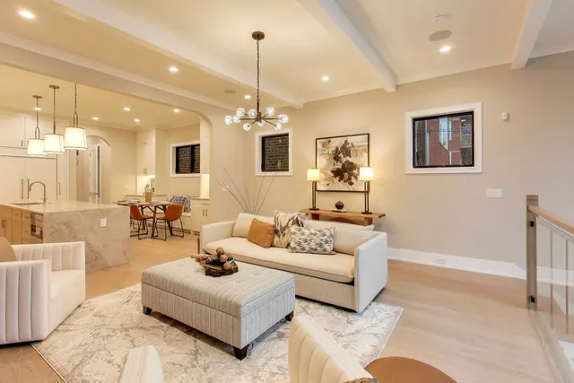 $1,929,000 | 2203 West Huron Street, Chicago, IL 60612