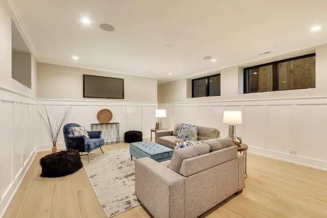 $1,929,000 | 2203 West Huron Street, Chicago, IL 60612