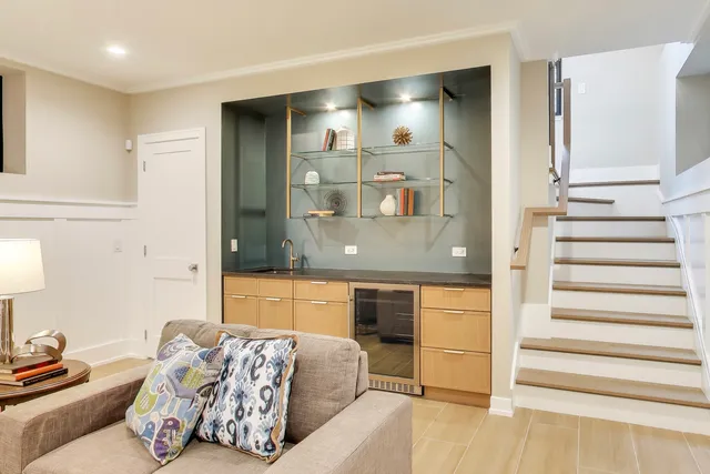 $1,929,000 | 2203 West Huron Street, Chicago, IL 60612