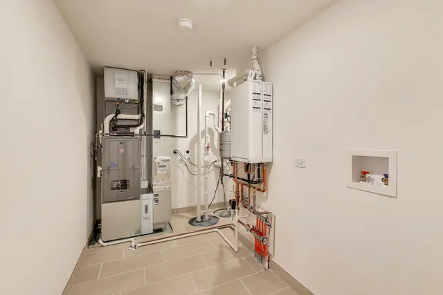 $1,929,000 | 2203 West Huron Street, Chicago, IL 60612