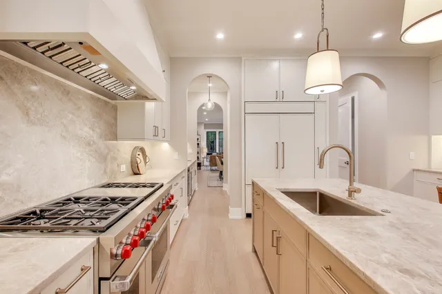 $1,929,000 | 2203 West Huron Street, Chicago, IL 60612