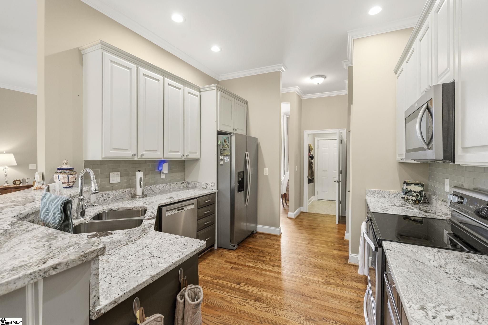 9 Belle Terre Court Greenville, SC 29609 - Photo 14 of 46